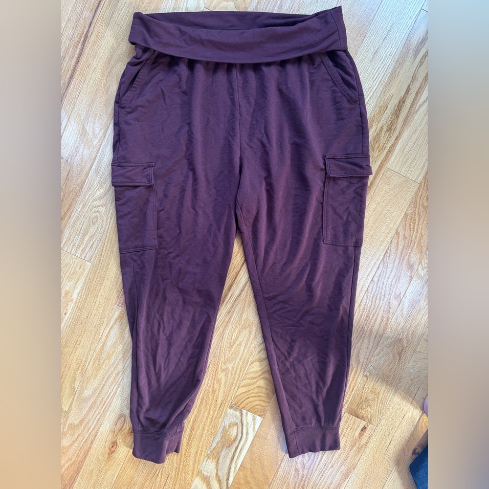 2 pairs of old navy active joggers